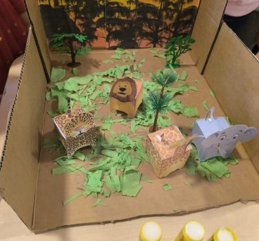 Lipiciul care da sclipici animalelor din jungla