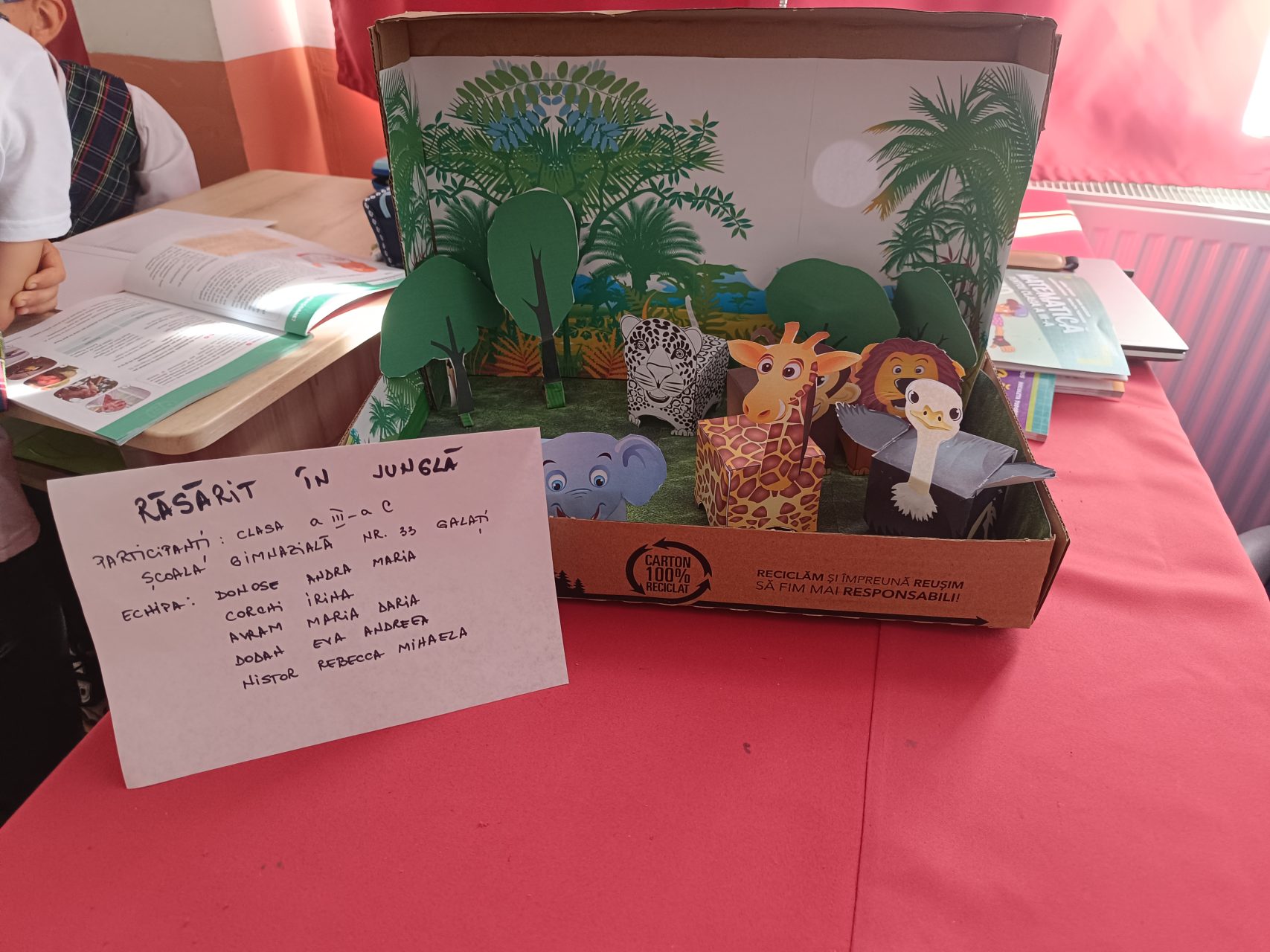 Răsărit în junglă