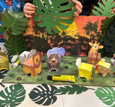 Jungla ”Albinuțelor”