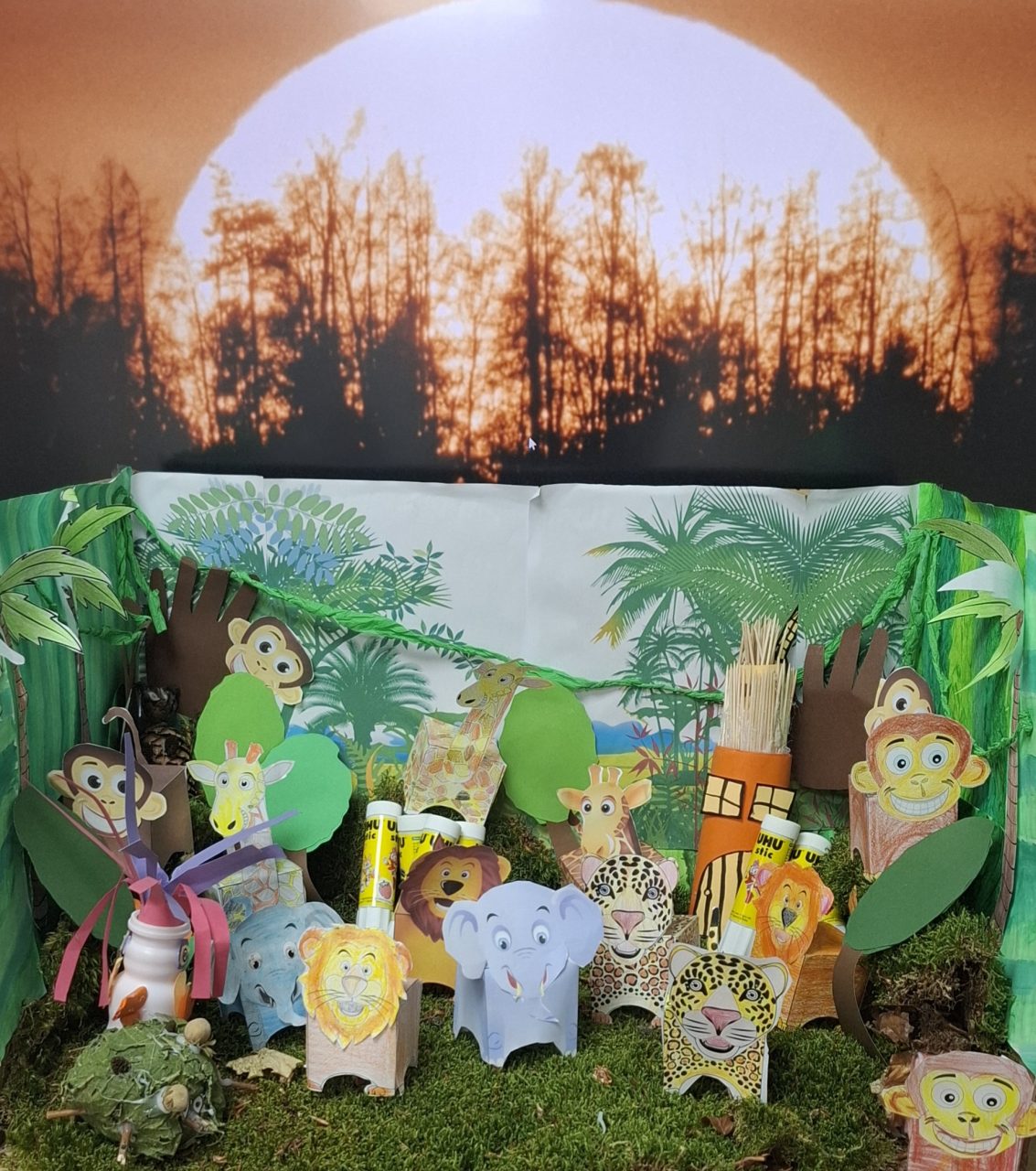 Școlarii isteți în jungla UHU