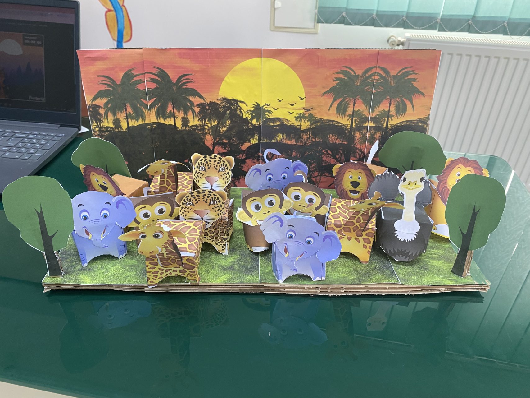 Apus de soare în jungla UHU