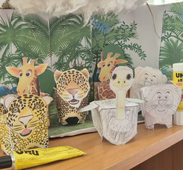 Jungla din hârtie și culoare