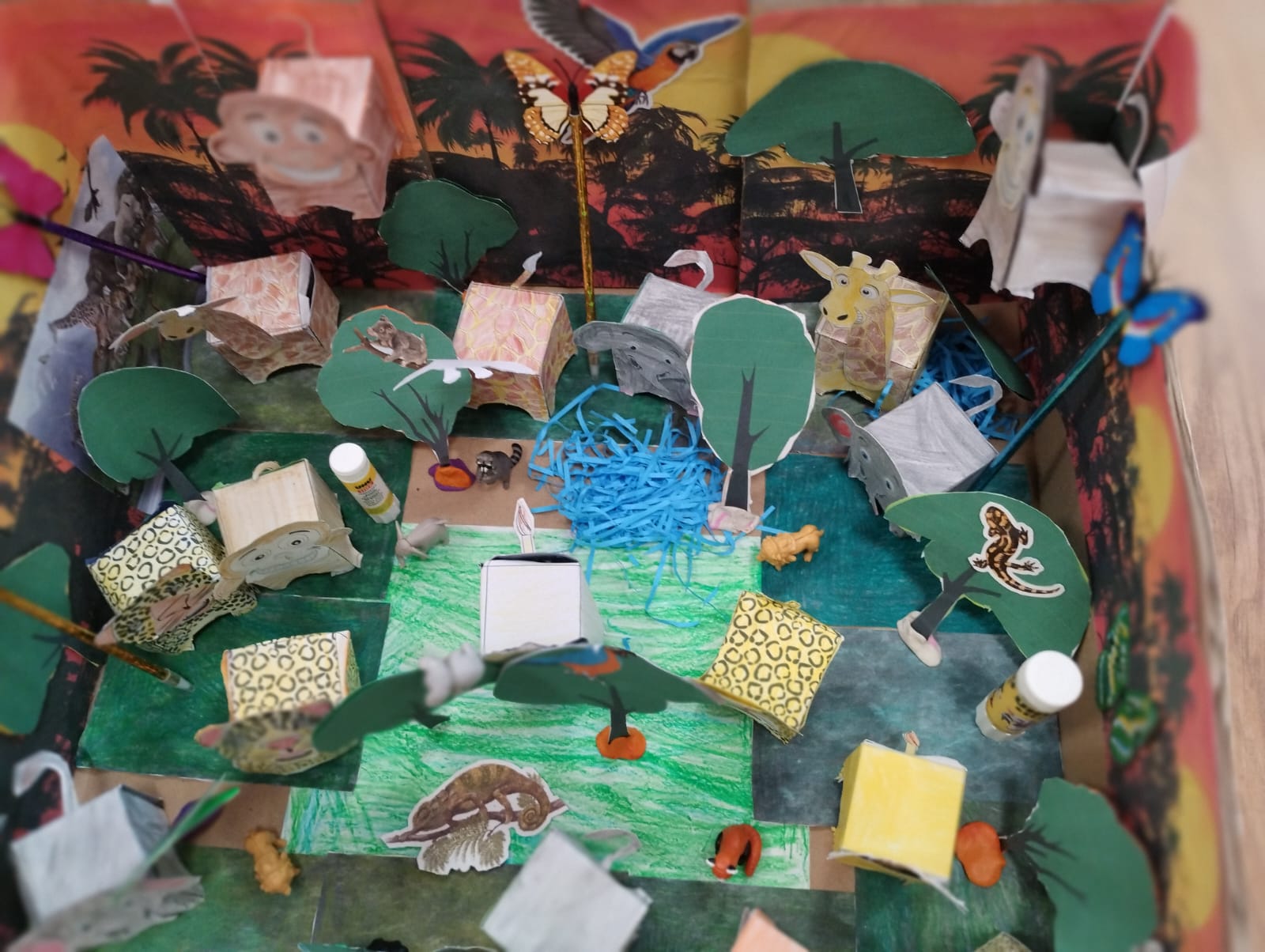 Descoperim jungla UHU