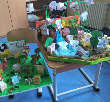 ALBINUȚĂ MĂ NUMESC ȘI ÎN JUNGLĂ POPOSESC