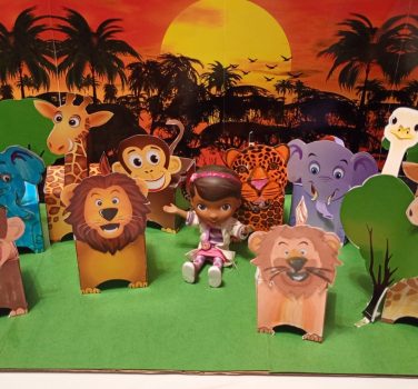 Doctorița Plușica vindecă animalele din junglă