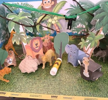 În junglă, printre animale