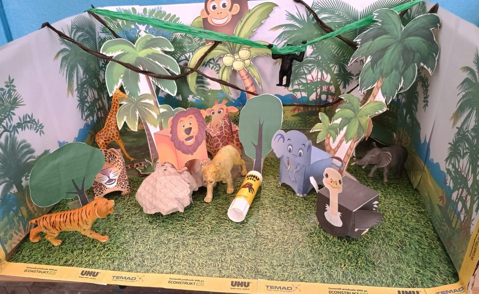 În junglă, printre animale