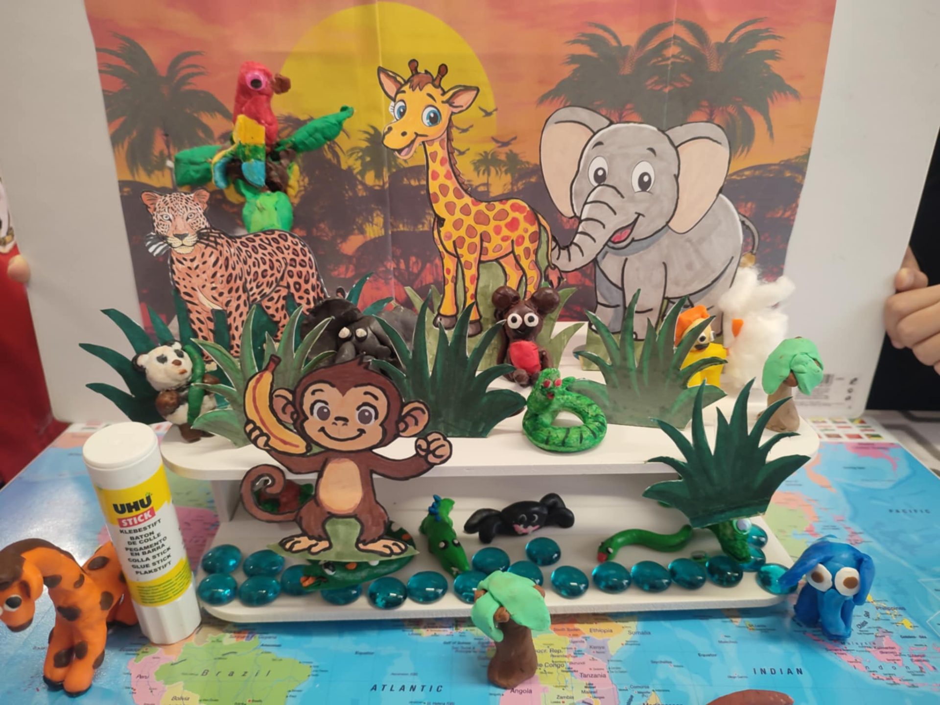 UHU Jungle Park Albinuțele vesele