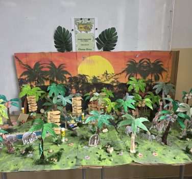 Creează și descoperă UHU Jungle Park