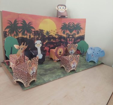 Noi și prietenii UHU