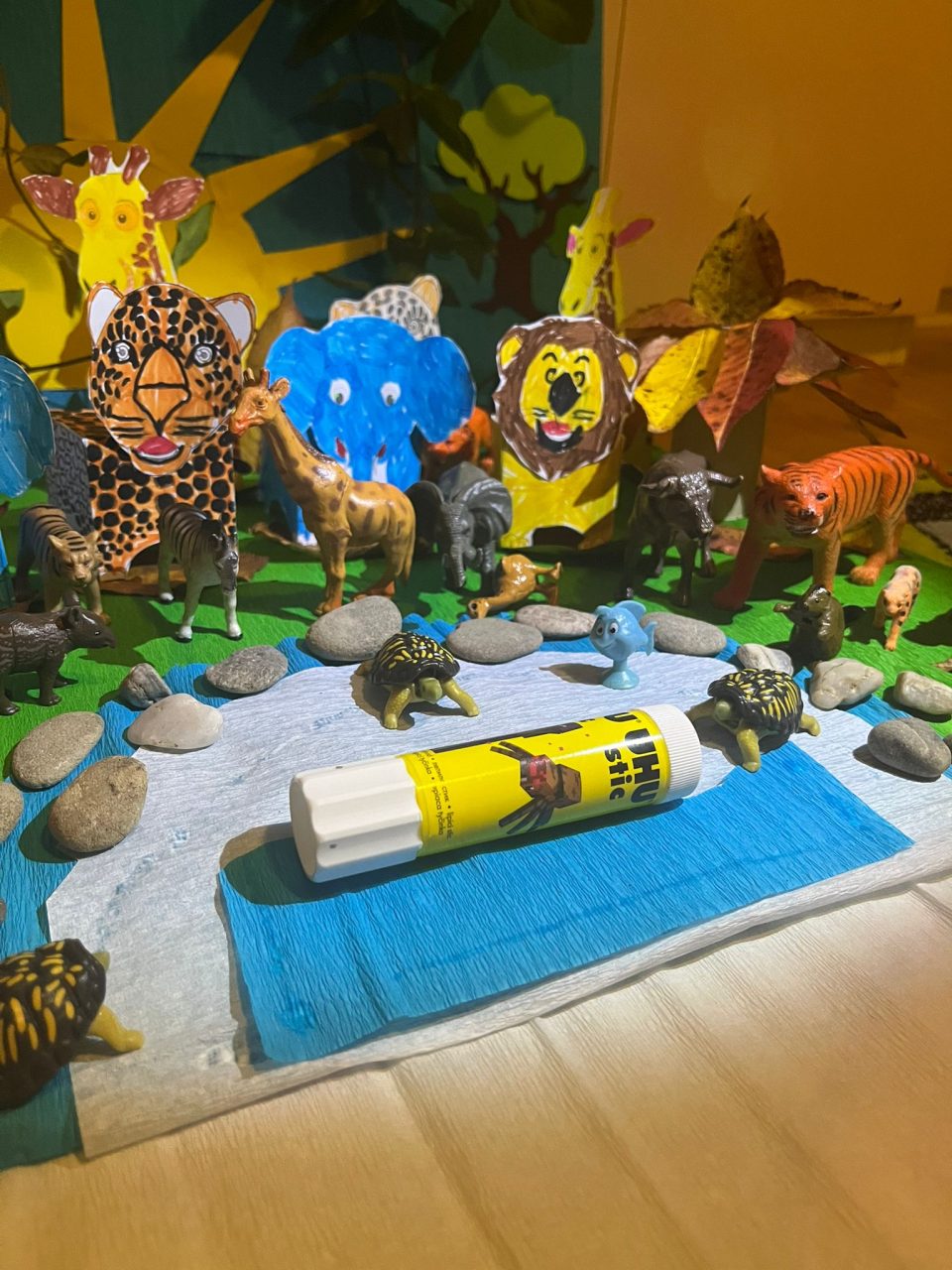 Răsărit în Jungla UHU