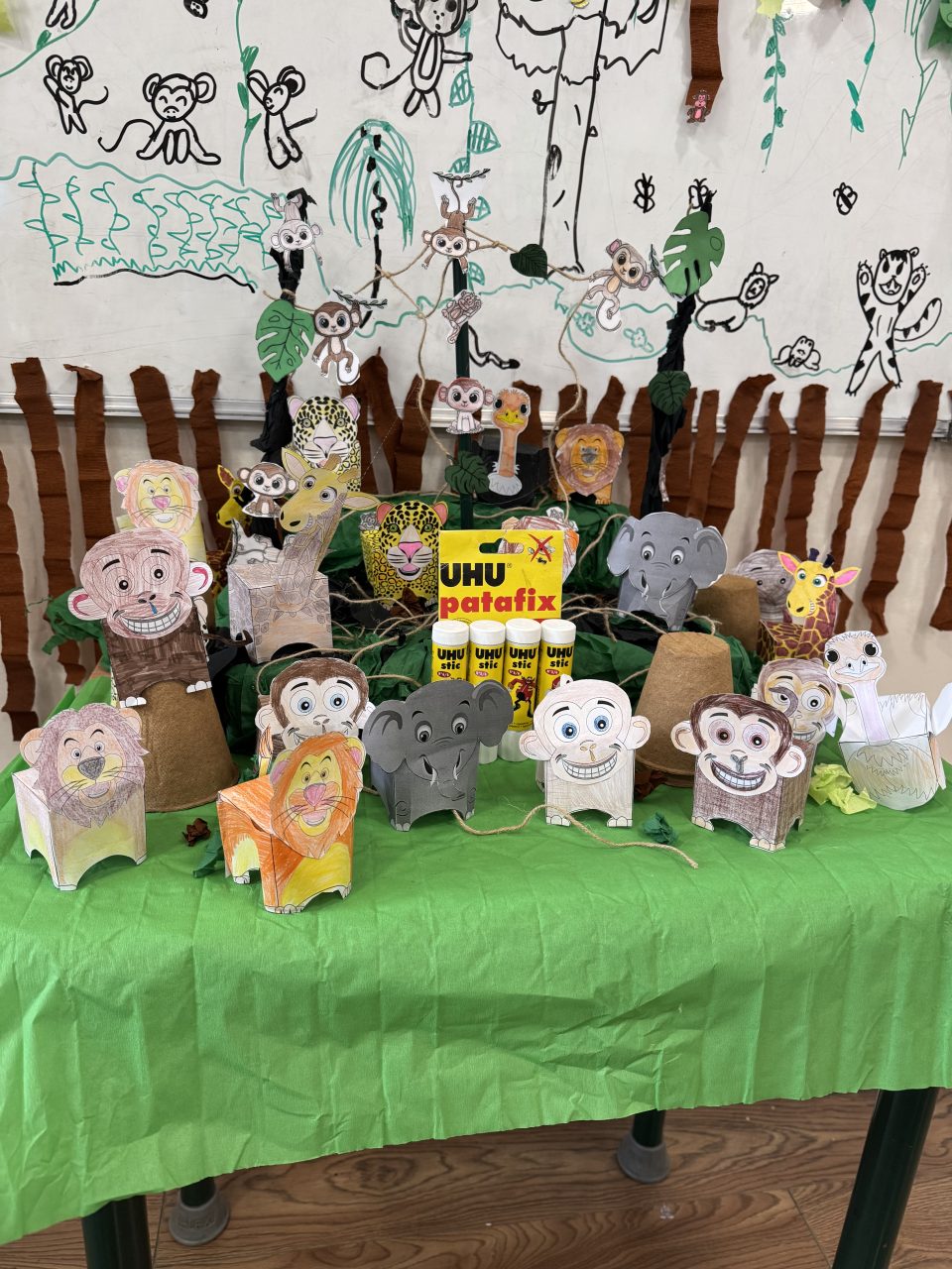 Jungla cu echipa Joy