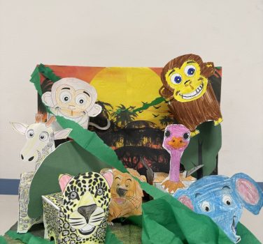 Animalele amuzante ale clasei I I sunt pregatite pentru noi aventuri in Jungla animalelor.