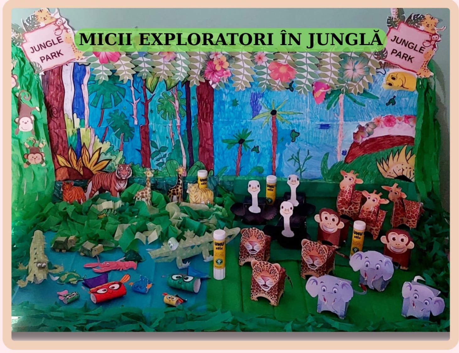 MICII EXPLORATORI ÎN JUNGLĂ