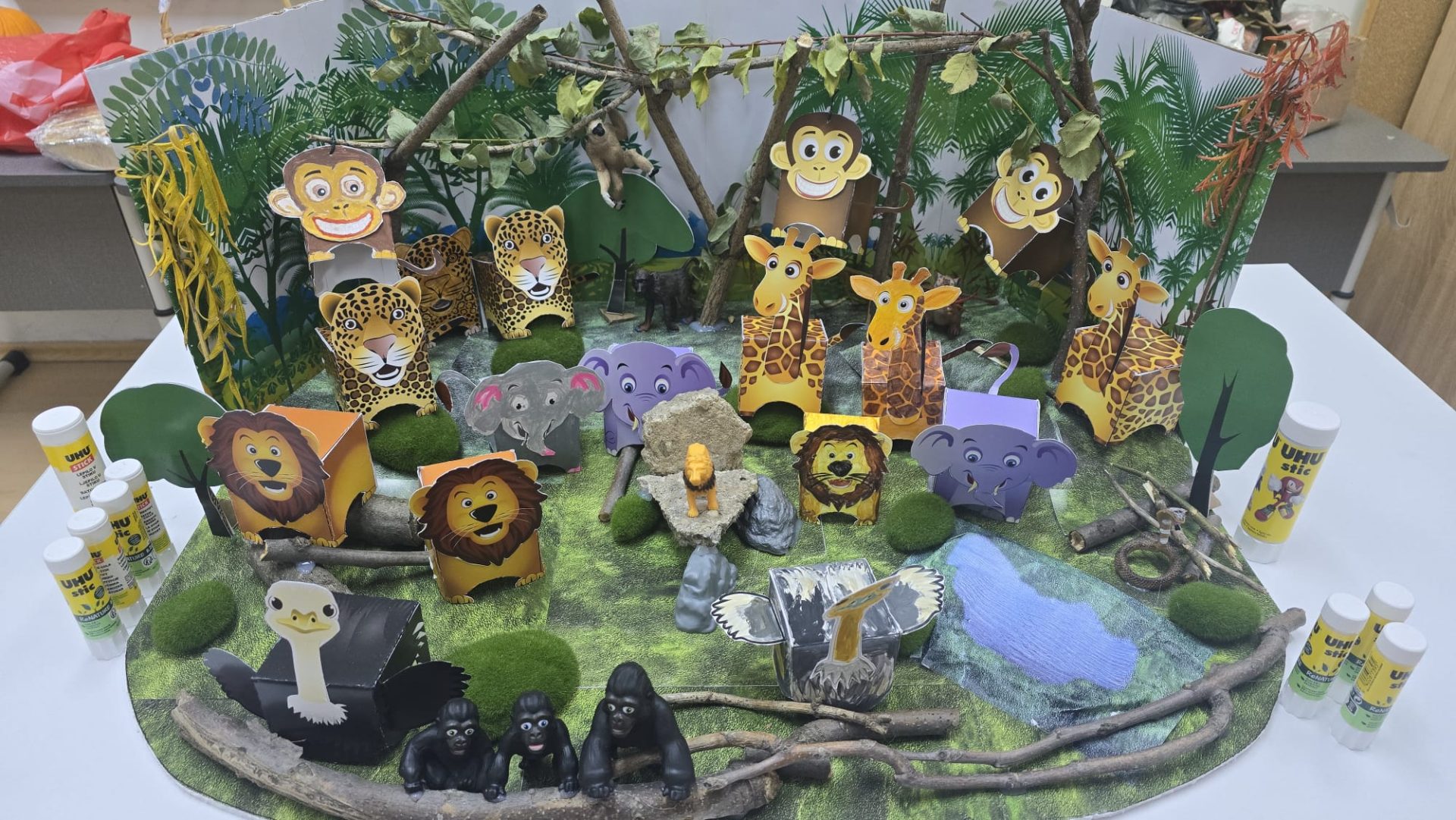 Stelutele UHU-nite – Aventuri in jungla