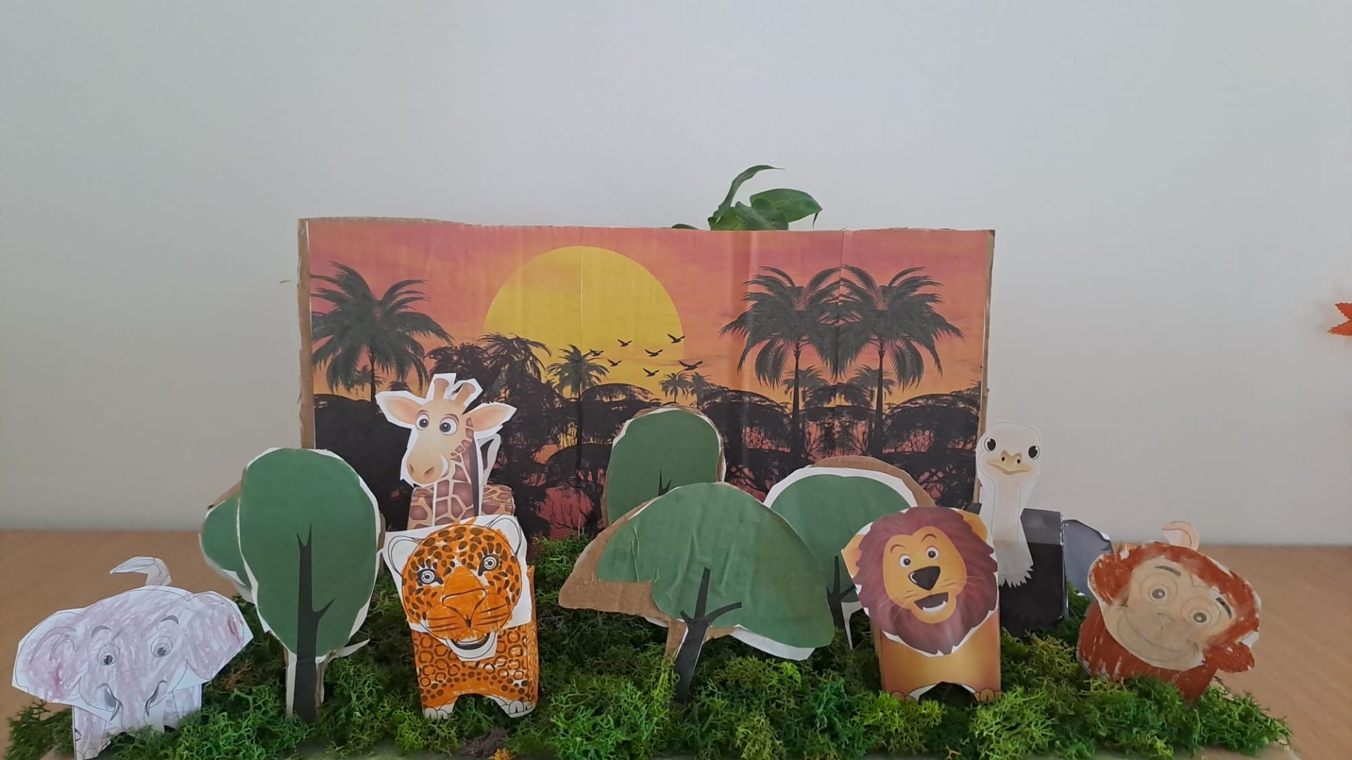 „JUNGLA MICILOR ECOLOGIȘTI”