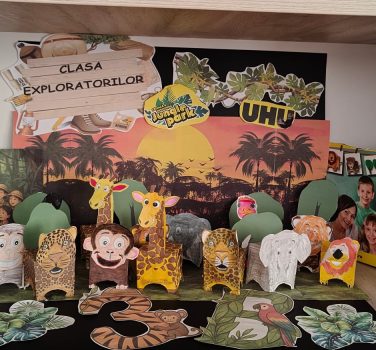 Exploratorii curioși la pas prin junglă