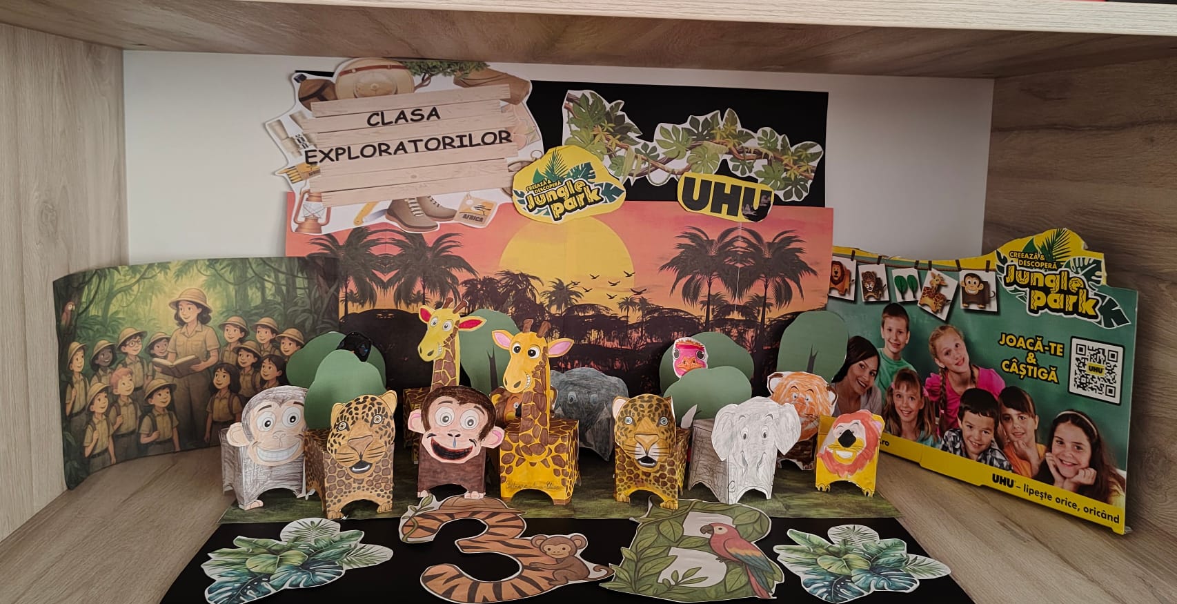 Exploratorii curioși la pas prin junglă