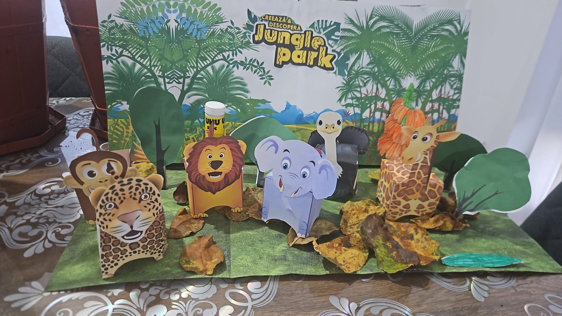 Jungla UHU Minunată