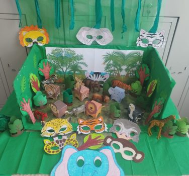 Albinuțele exploratoare în junglă