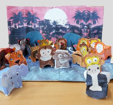 JUNGLA MICILOR EXPLORATORI