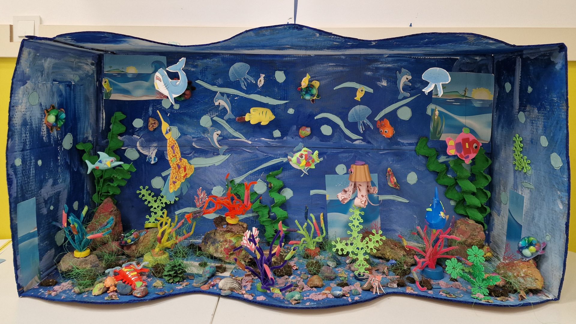 Diorama UHU- Ocean World