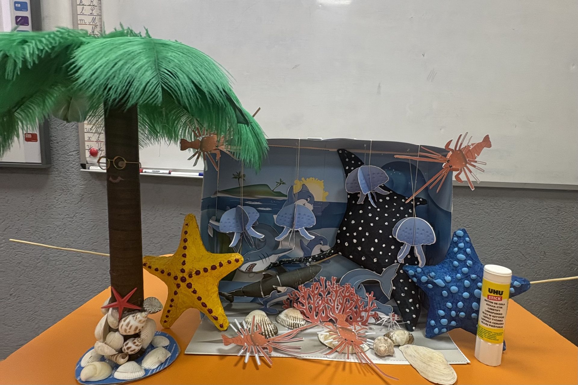 Mica lume subacvatică