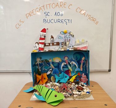 Misterele oceanului prin ochi de copil și stropi de lipici Uhu