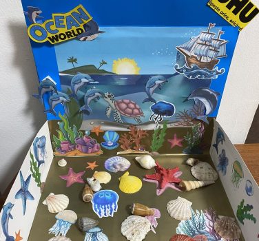 Lumea magică a apelor albastre